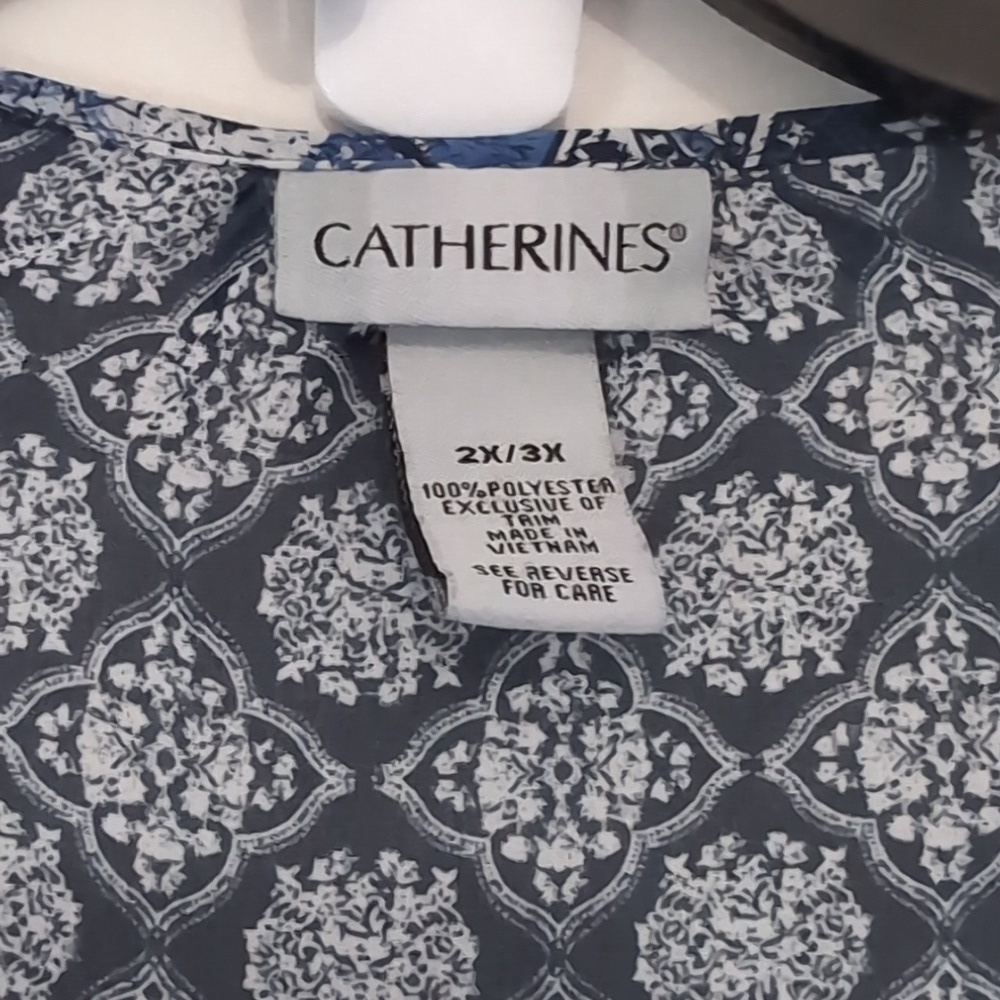 Catherines Navy and White Floral Kimono 2XL-3XL - Picture 4 of 7